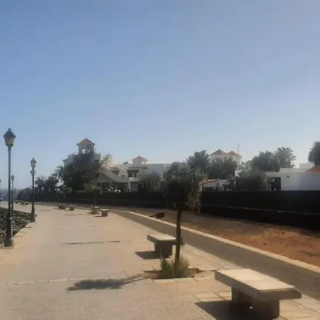 Apartment- Sleeps4- Pool- Garden 公寓 科斯塔卡莱塔