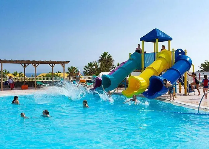 Apartment- Sleeps4- Pool- Garden