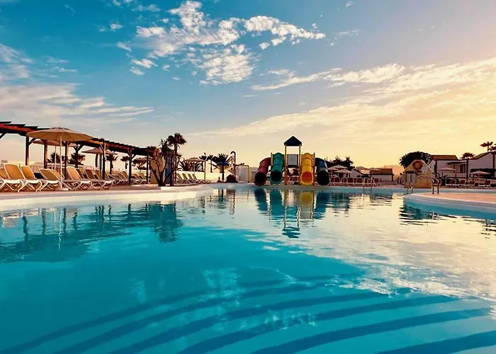 아파트 Apartment- Sleeps4- Pool- Garden