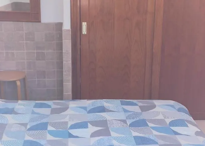 Apartment- Sleeps4- Pool- Garden 아파트 *